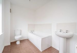 Family bathroom- click for photo gallery